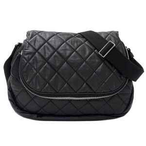 CHANEL Black Leather Shoulder Bag